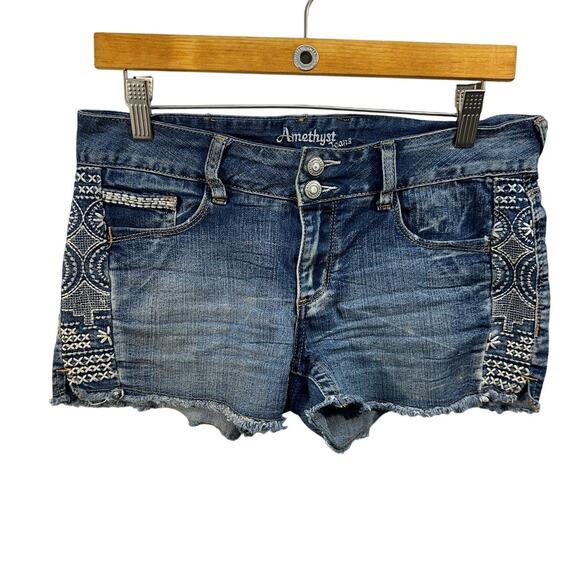 Amethyst Jeans Embroidered Denim Cutoff Shorts Boho Festival Style - Picture 1 of 10